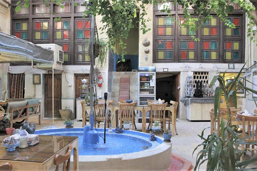 اقامتگاه سنتی گلشن شیراز